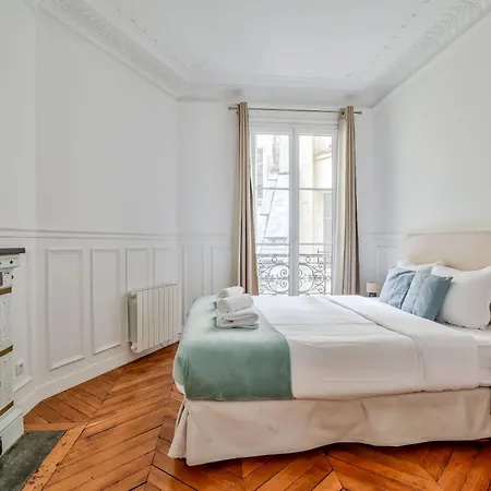 Spacious And Charming 2br - 16th Apartment *
